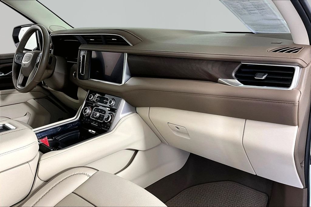 Used 2024 White GMC Denali image 26