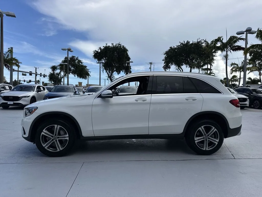 Used 2018 Polar White Mercedes-Benz GLC 300 image 27