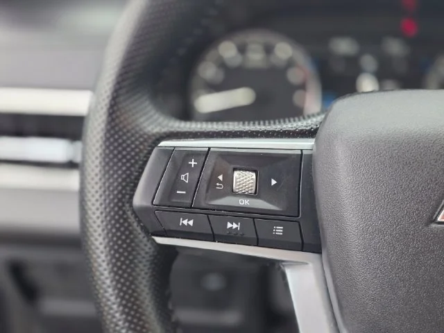 2024 Mitsubishi Outlander SE - Photo 32