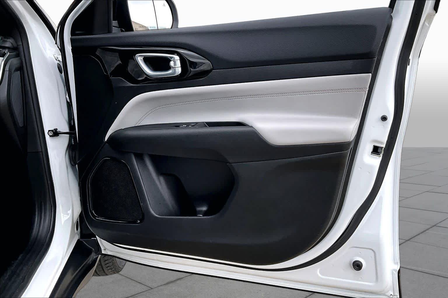 Used 2023 Bright White Clearcoat Jeep Limited image 23