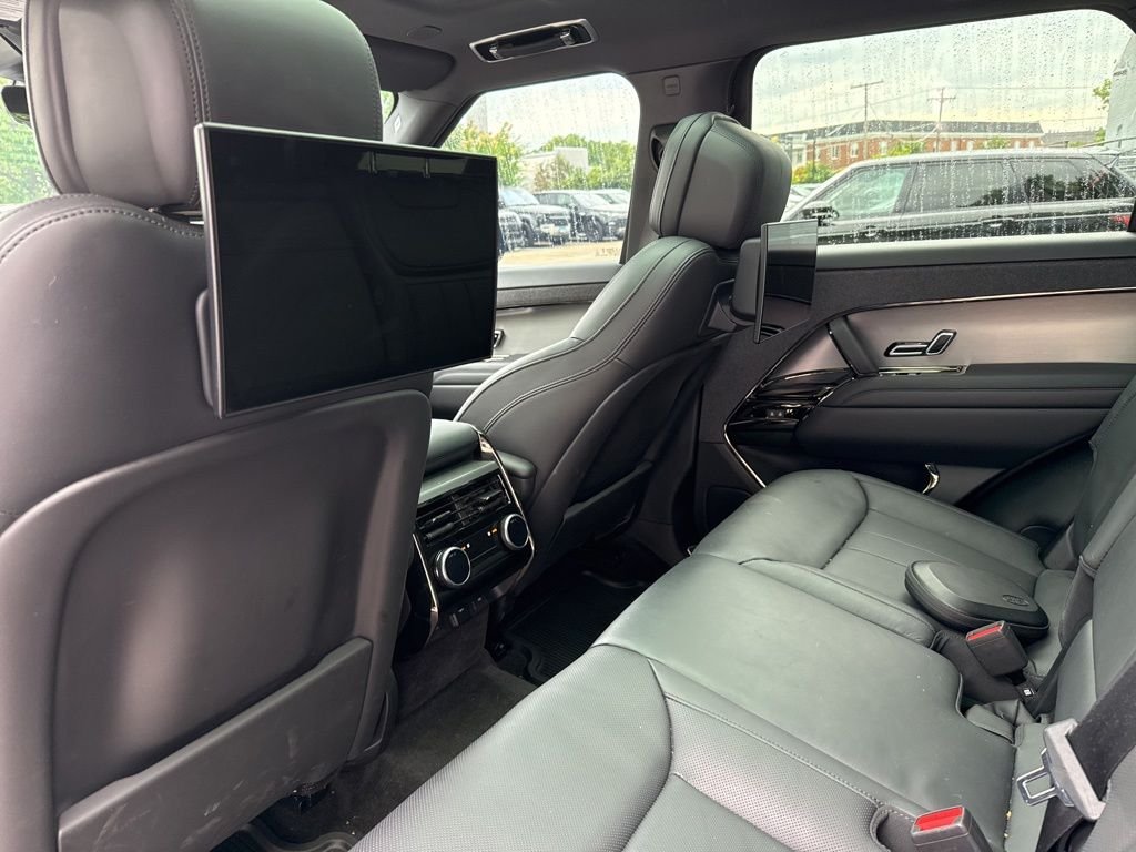 Used 2024 Black Land Rover SE image 14