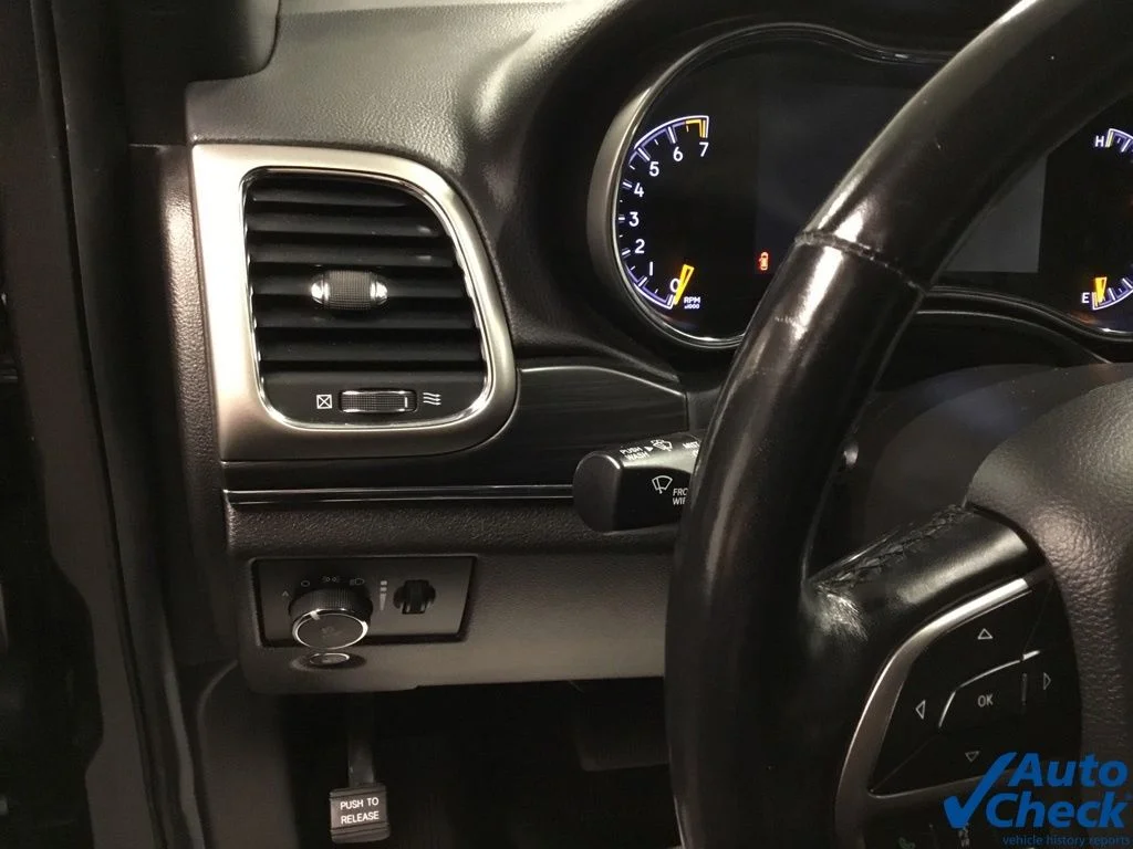 Used 2020 Gray Jeep Limited image 23