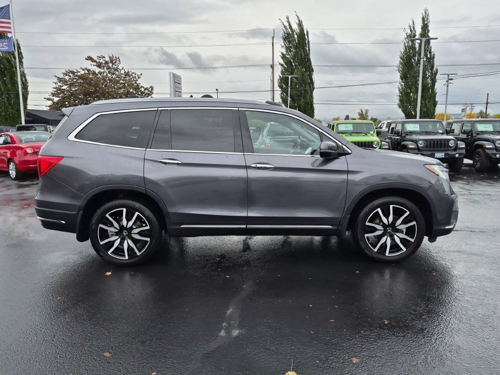Used 2022 Modern Steel Metallic Honda Touring image 7