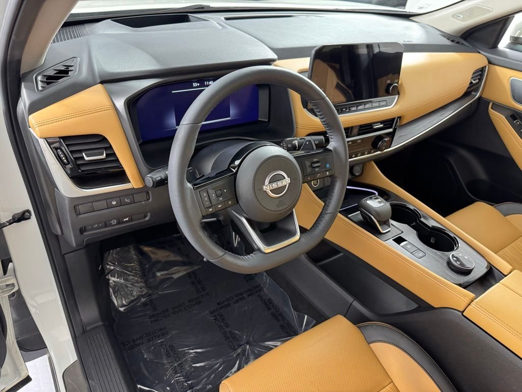 Used 2023 Pearl White Tricoat Nissan Platinum image 14