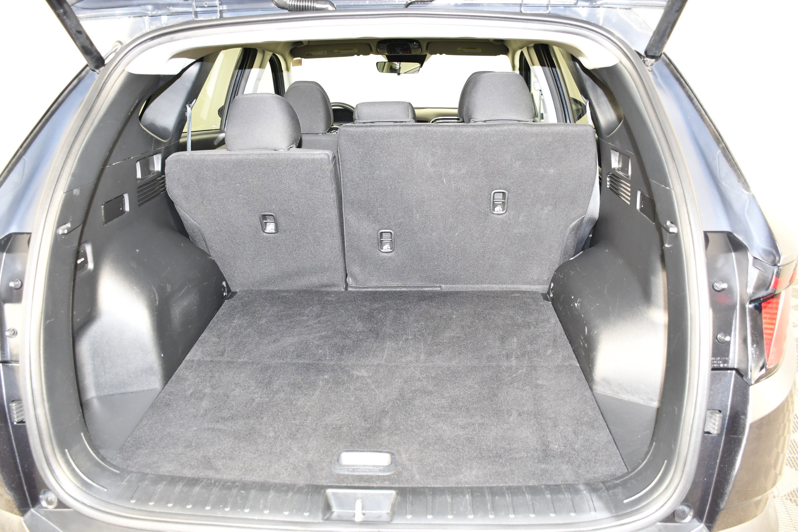 Used 2024 Dark Gray Metallic Hyundai SEL image 48
