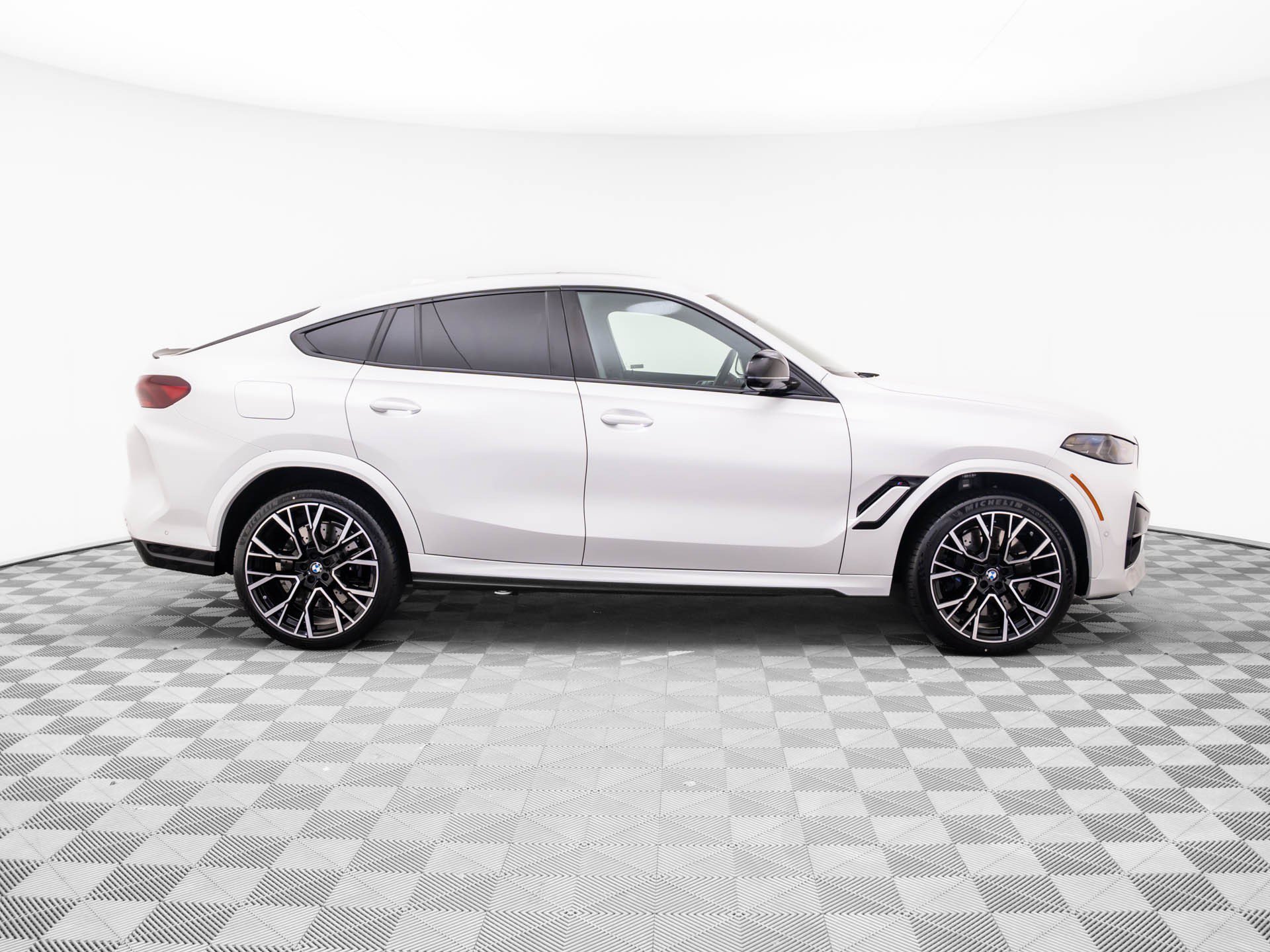 2026 BMW X6 M X6 M - Photo 8