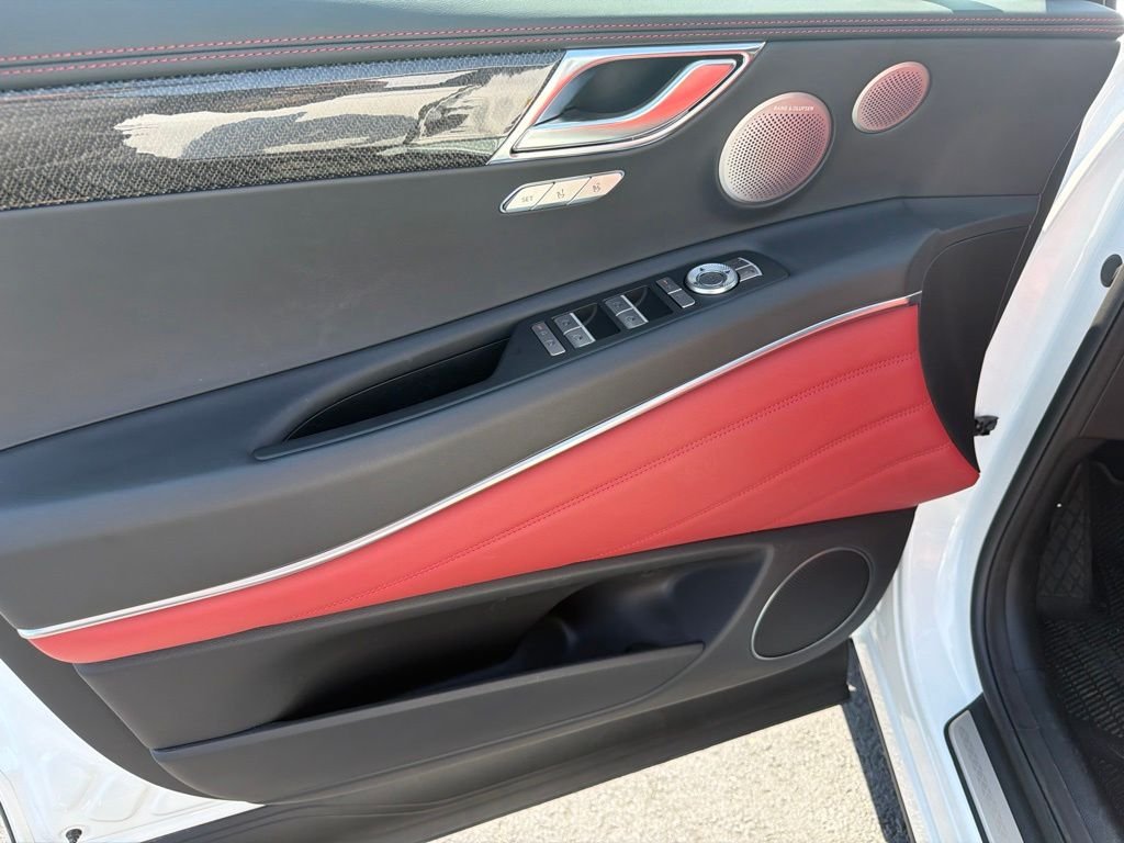 Used 2025 White Genesis 3.5T e-SC image 9