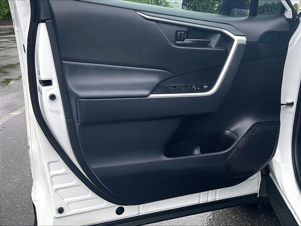 Used 2024 White Toyota LE image 9