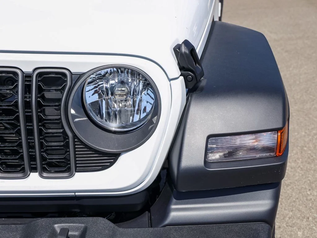 New 2026 Bright White Clear-Coat Exterior Paint Jeep Sport image 9