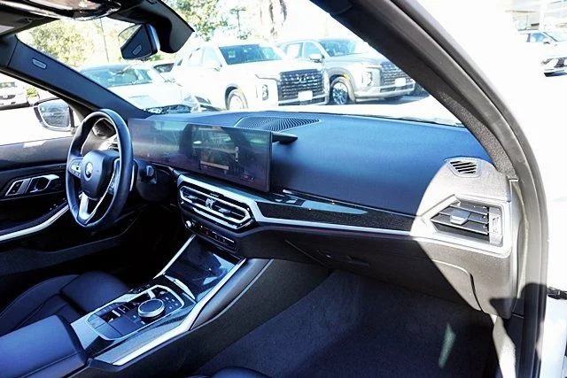 Used 2023 White BMW 330i image 9