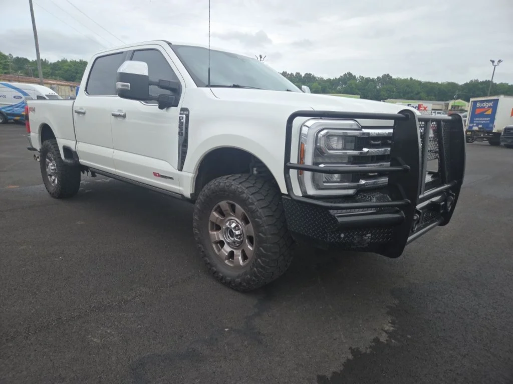 Used 2024 White Metallic Ford King Ranch image 13