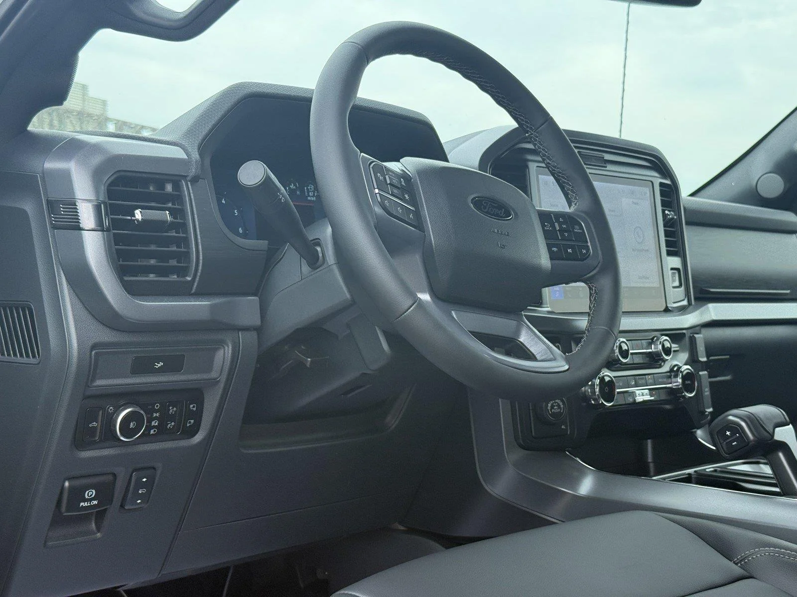 New 2026 Oxford White Ford XLT image 11