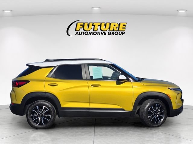 Used 2024 Yellow Chevrolet ACTIV image 3