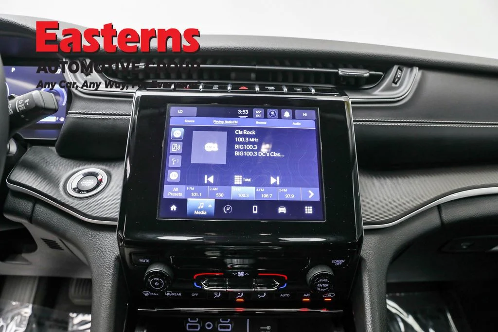 Used 2023 Gray Jeep Laredo image 12