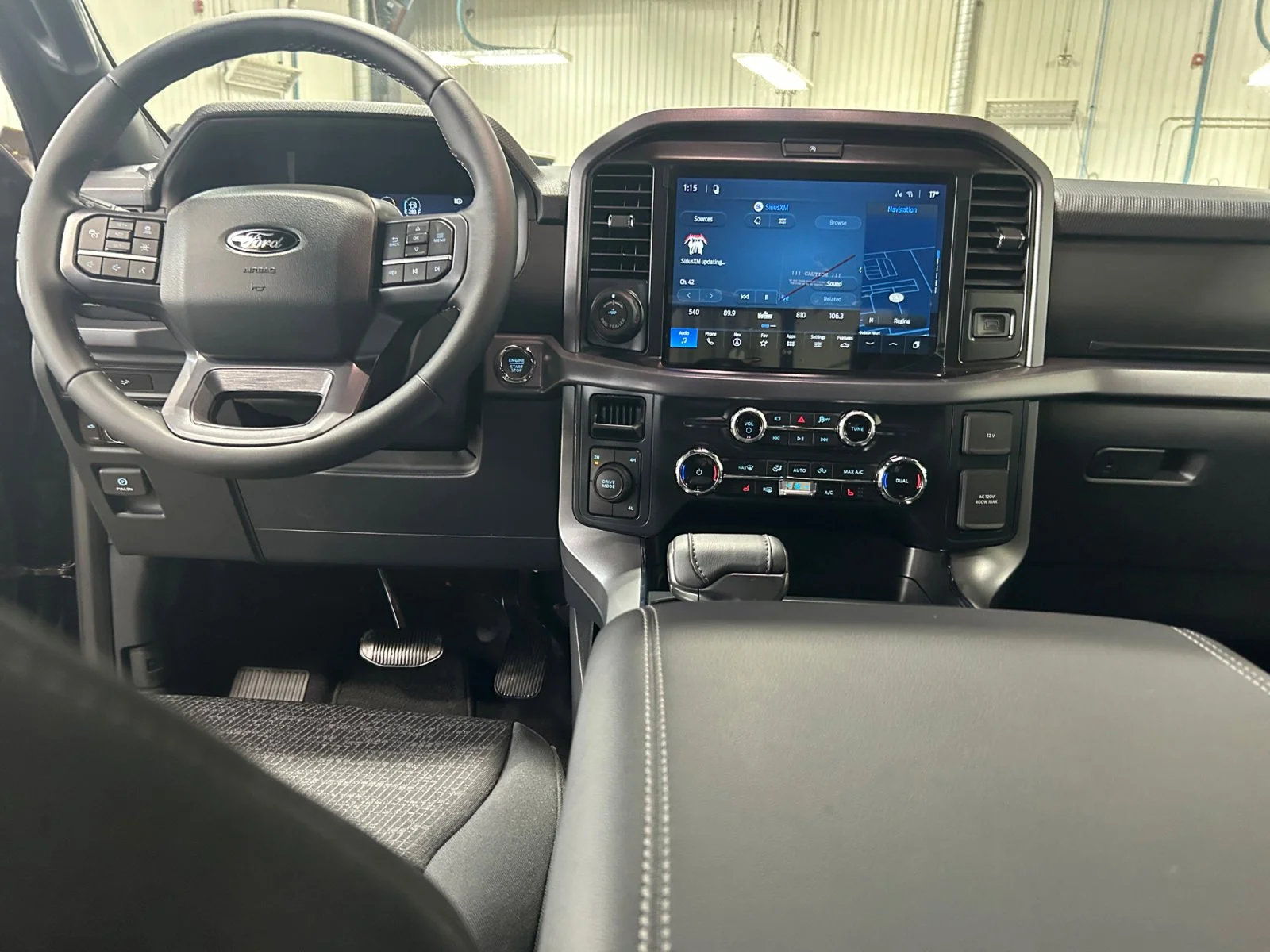 New 2026 Agate Black Metallic Ford XLT image 19