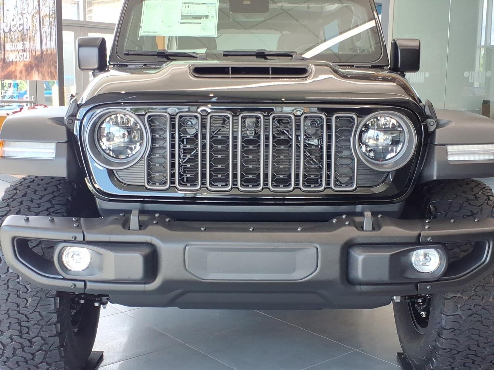 New 2026 Black Clear-Coat Exterior Paint Jeep  image 14