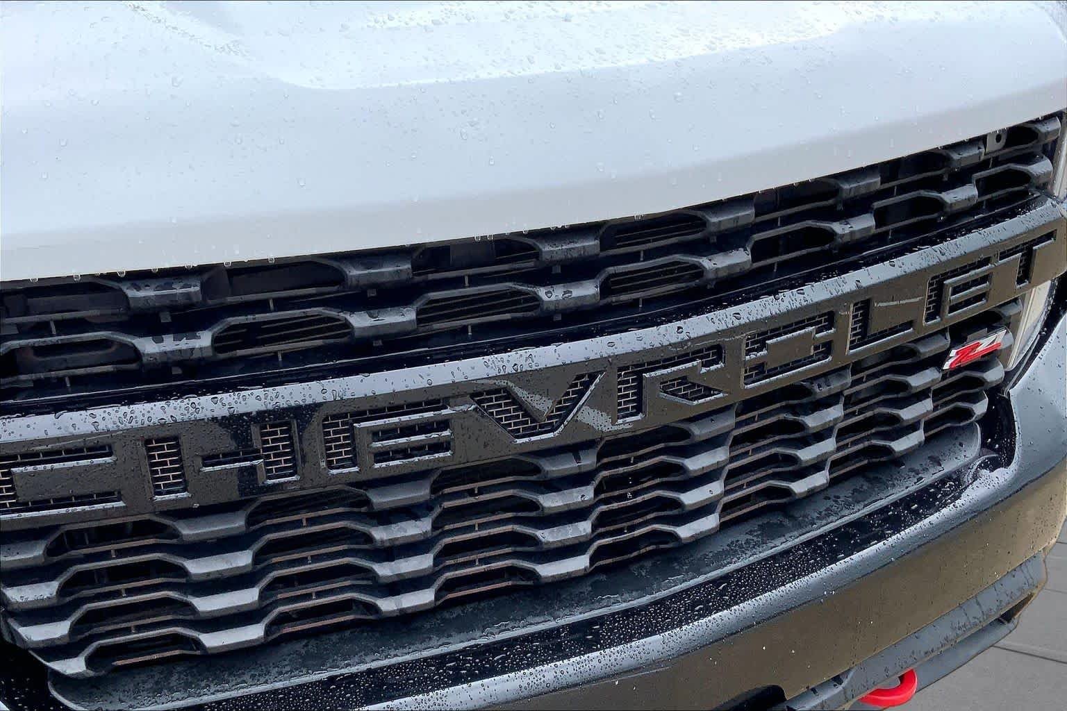 Used 2019 SUMMIT WHITE Chevrolet Custom Trail Boss image 26