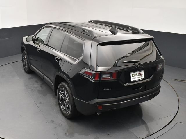 New 2026 Diamond Black Crystal Pearl-Coat Exterior Paint Jeep Limited image 16