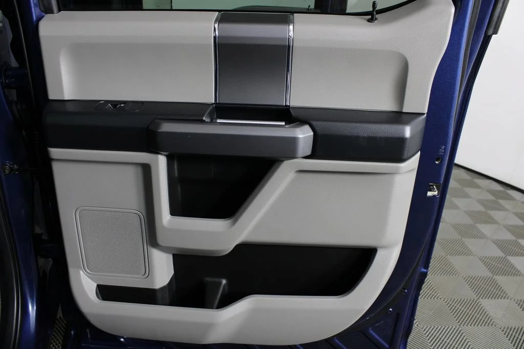Used 2020 Blue Ford XL image 9