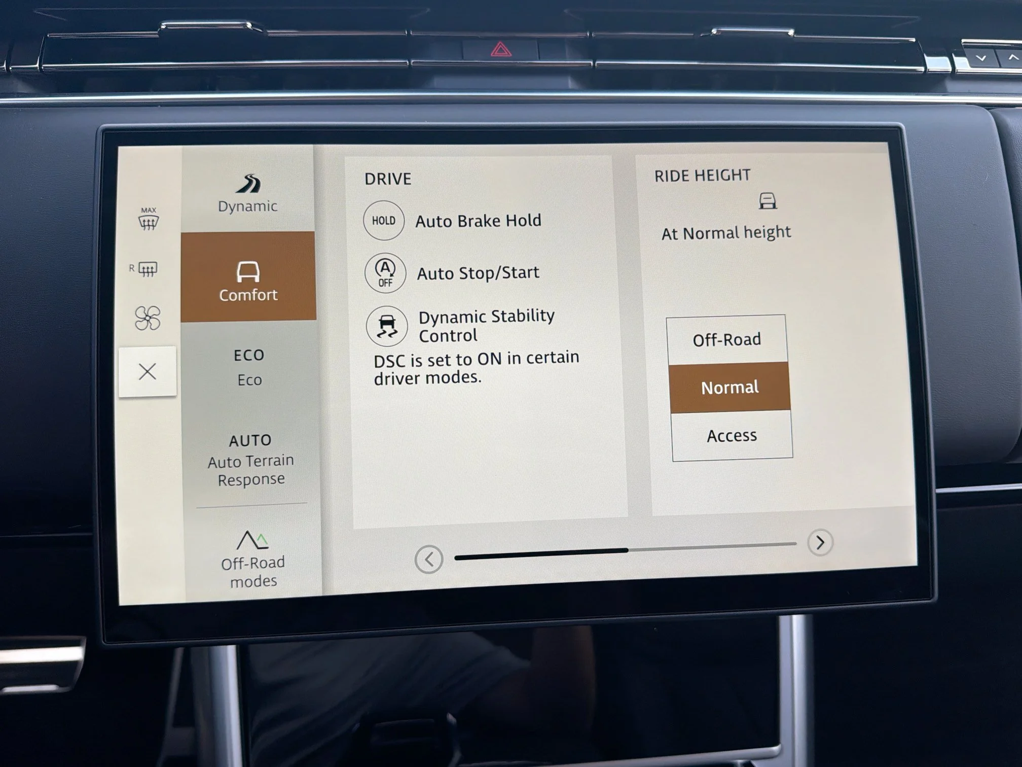 New 2026 Santorini Black Land Rover SE image 31