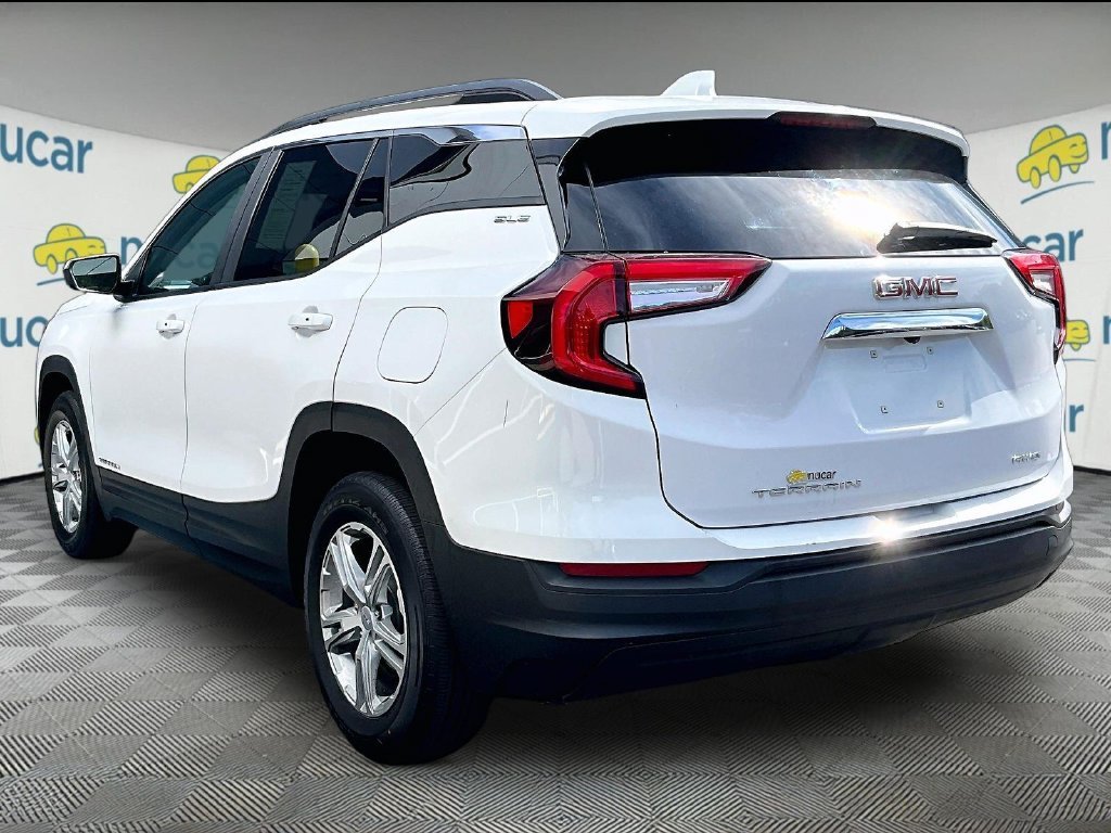 Used 2023 White GMC SLE image 5