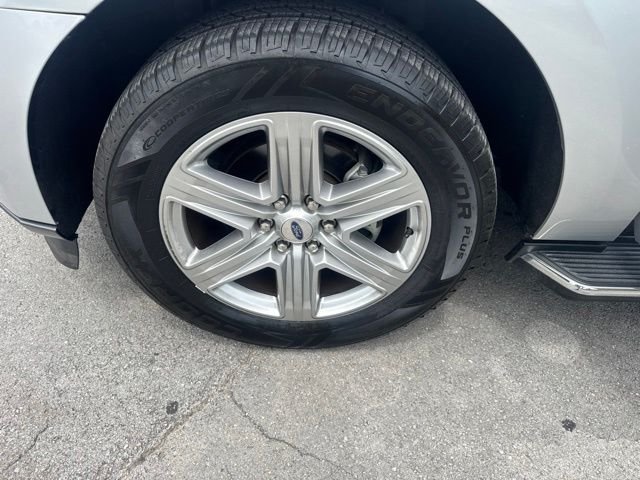 Used 2019 Silver Ford XLT image 18