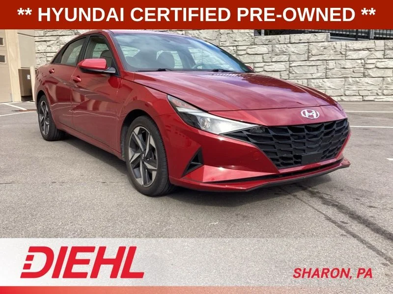 Used 2023 Red Hyundai SEL image 1