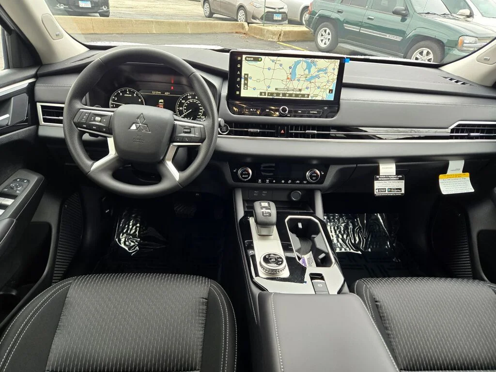New 2026 White Mitsubishi ES image 13