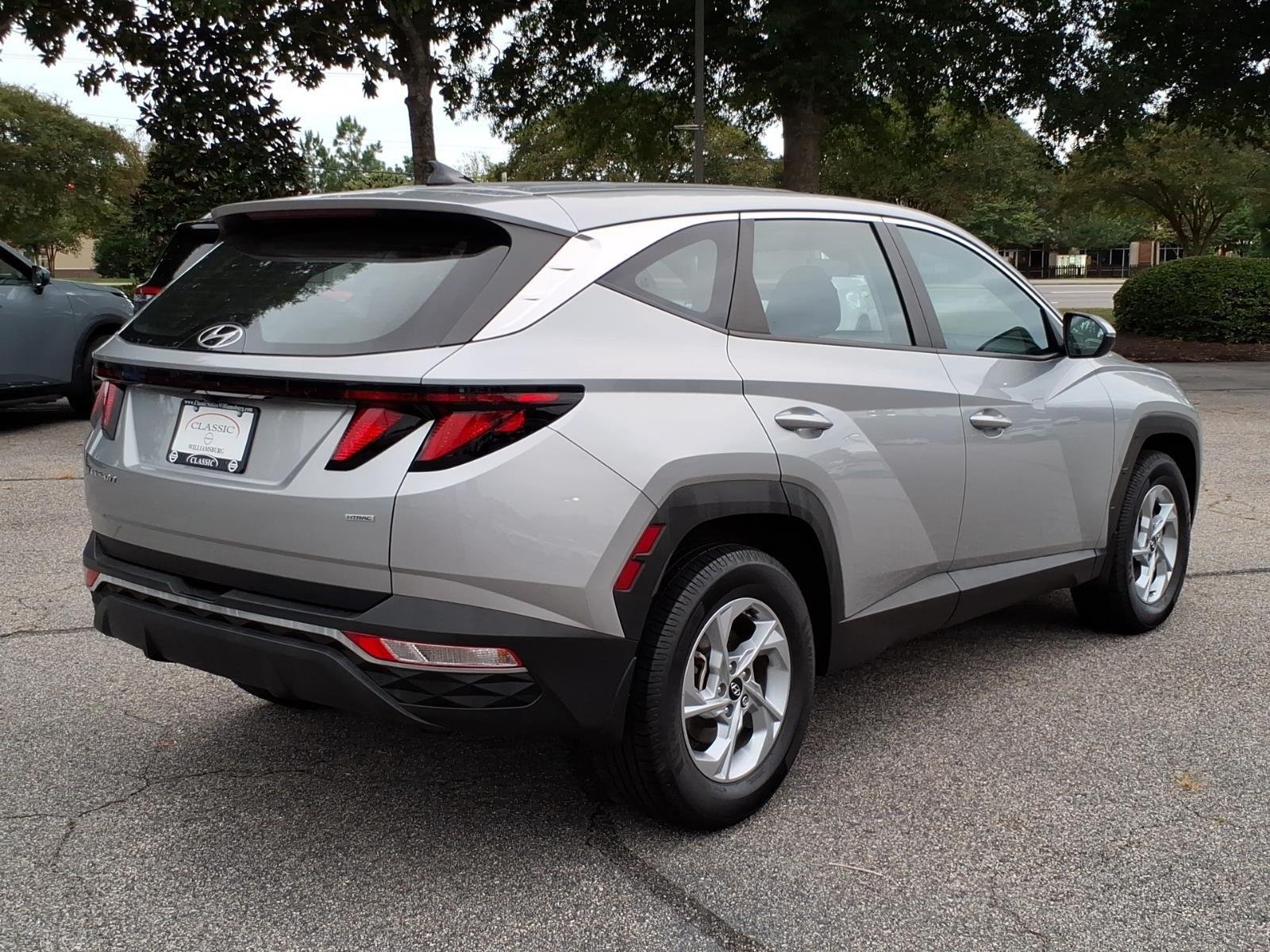 Used 2022 Shimmering Silver Hyundai SE image 7