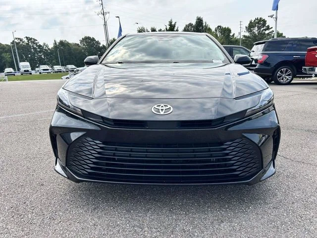 Used 2025  Toyota LE image 8
