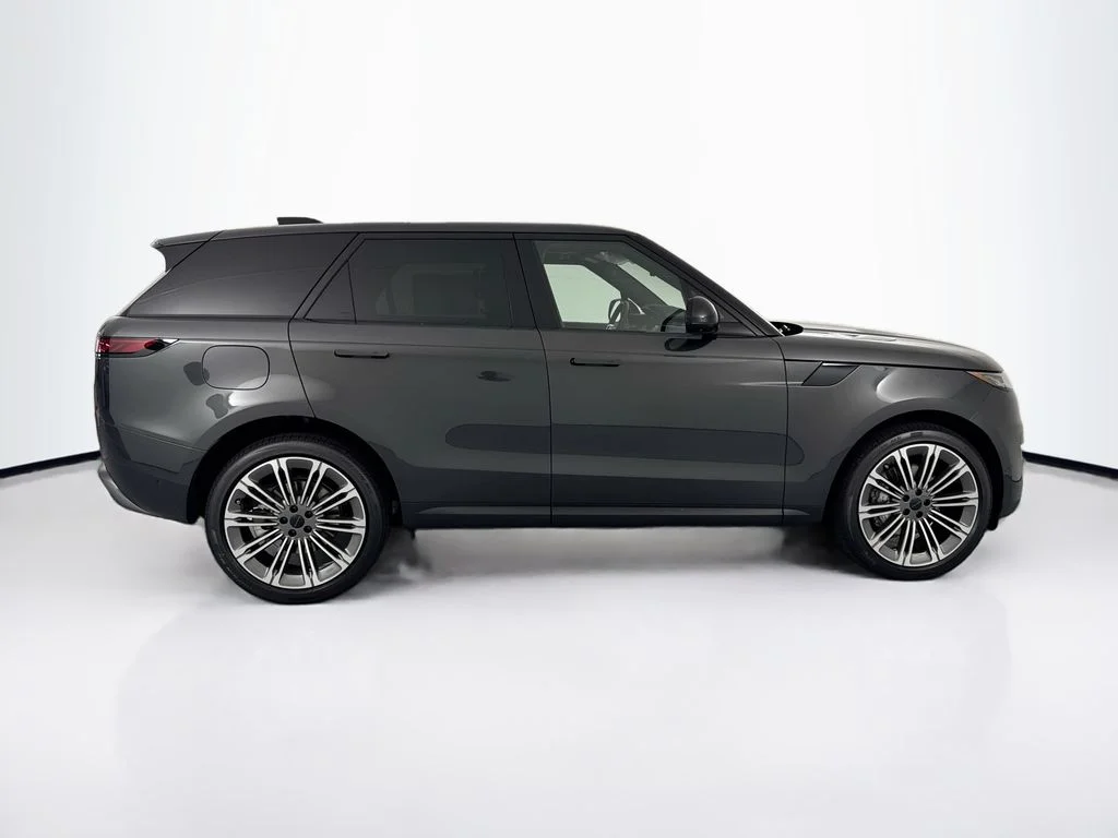 New 2026 Carpathian Grey Land Rover SE image 4