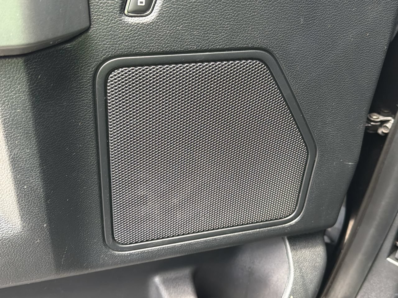 Used 2018 Shadow Black Ford XLT image 18