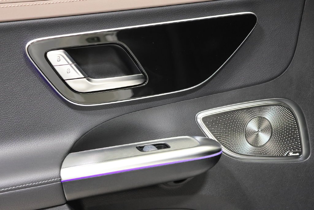 New 2027  Mercedes-Benz 320 SUV image 41