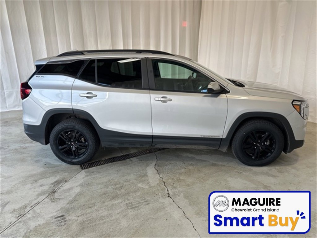 Used 2022 GMC Terrain SLE with VIN 3GKALTEV8NL259111 for sale in Grand Island, NY