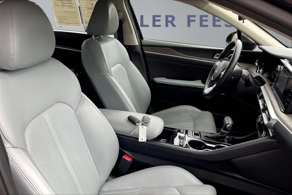 Used 2023  Kia EX image 29