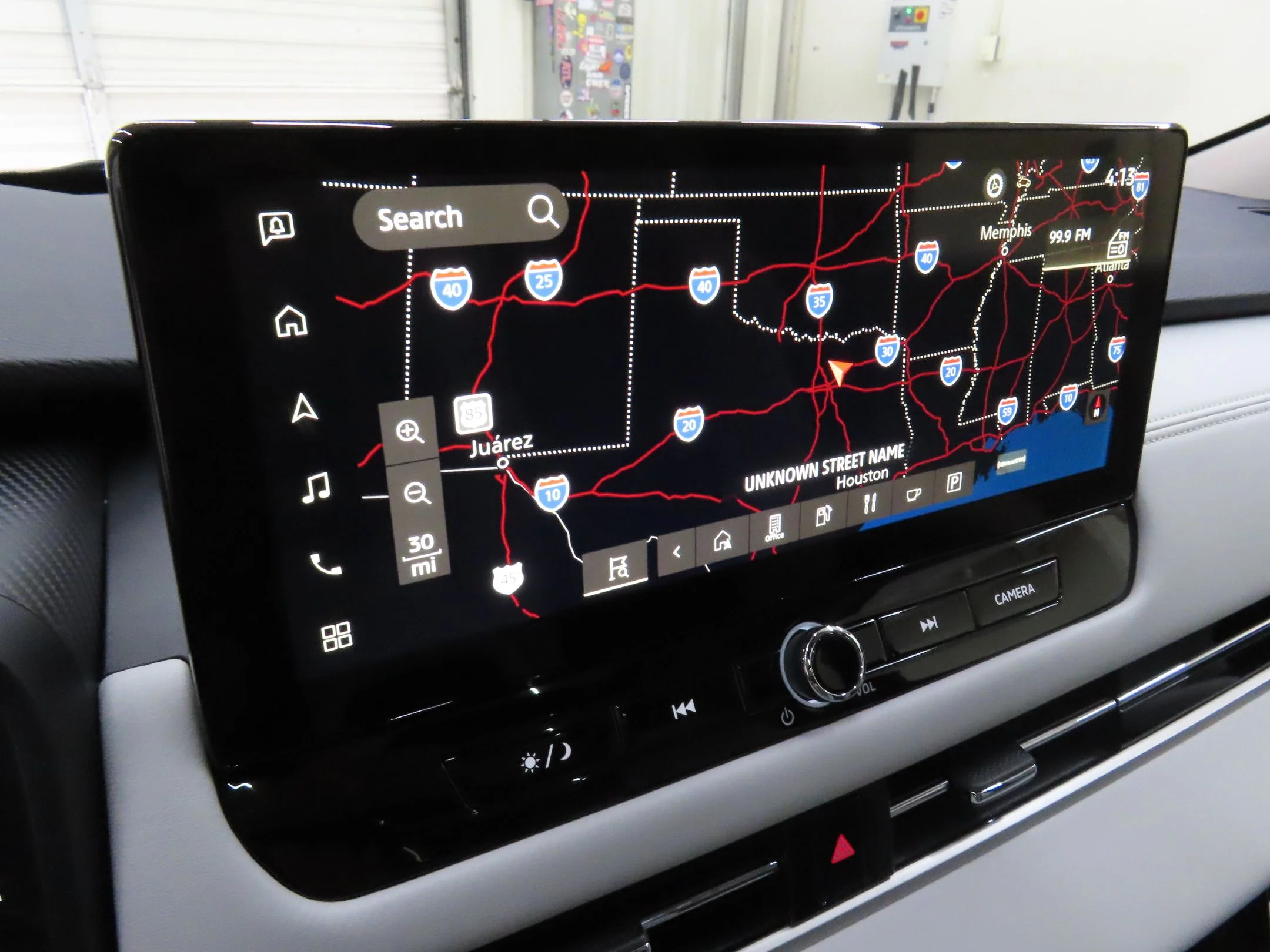 Used 2025 Red Mitsubishi SE image 19