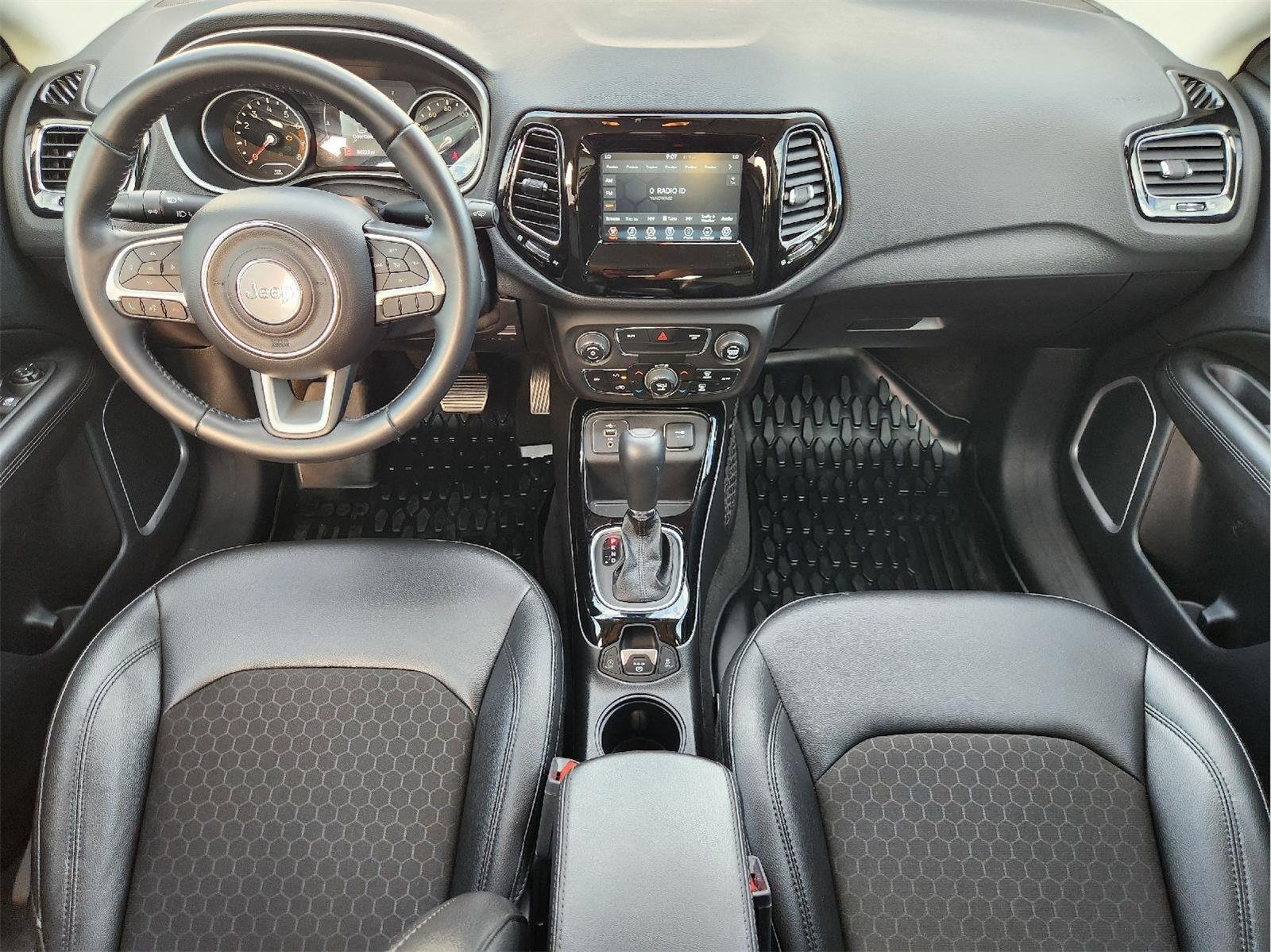 2020 Jeep Compass photo 26 of 33