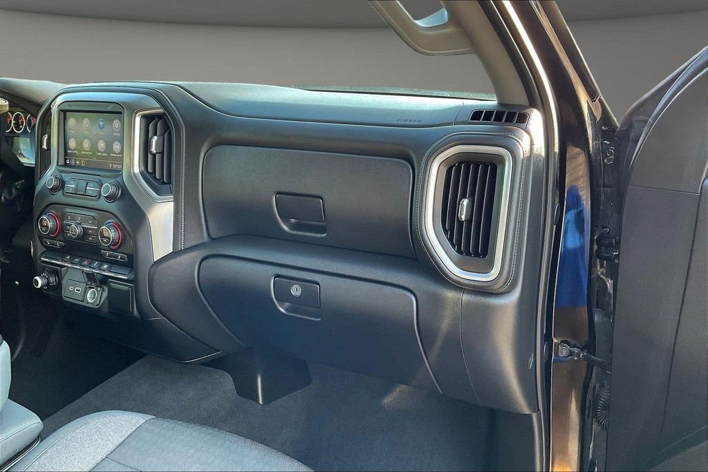 Used 2019 Black Chevrolet LT image 31
