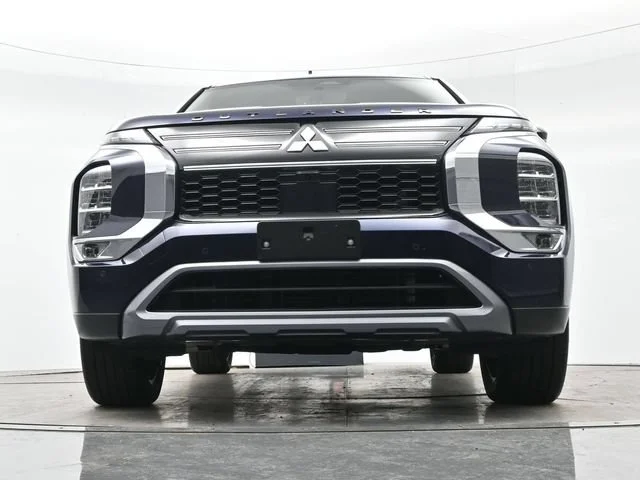 Used 2025 Cosmic Blue Met Mitsubishi SE image 24