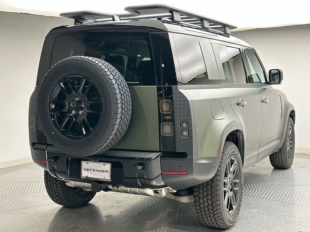 New 2026 Woolstone Green Land Rover S image 3