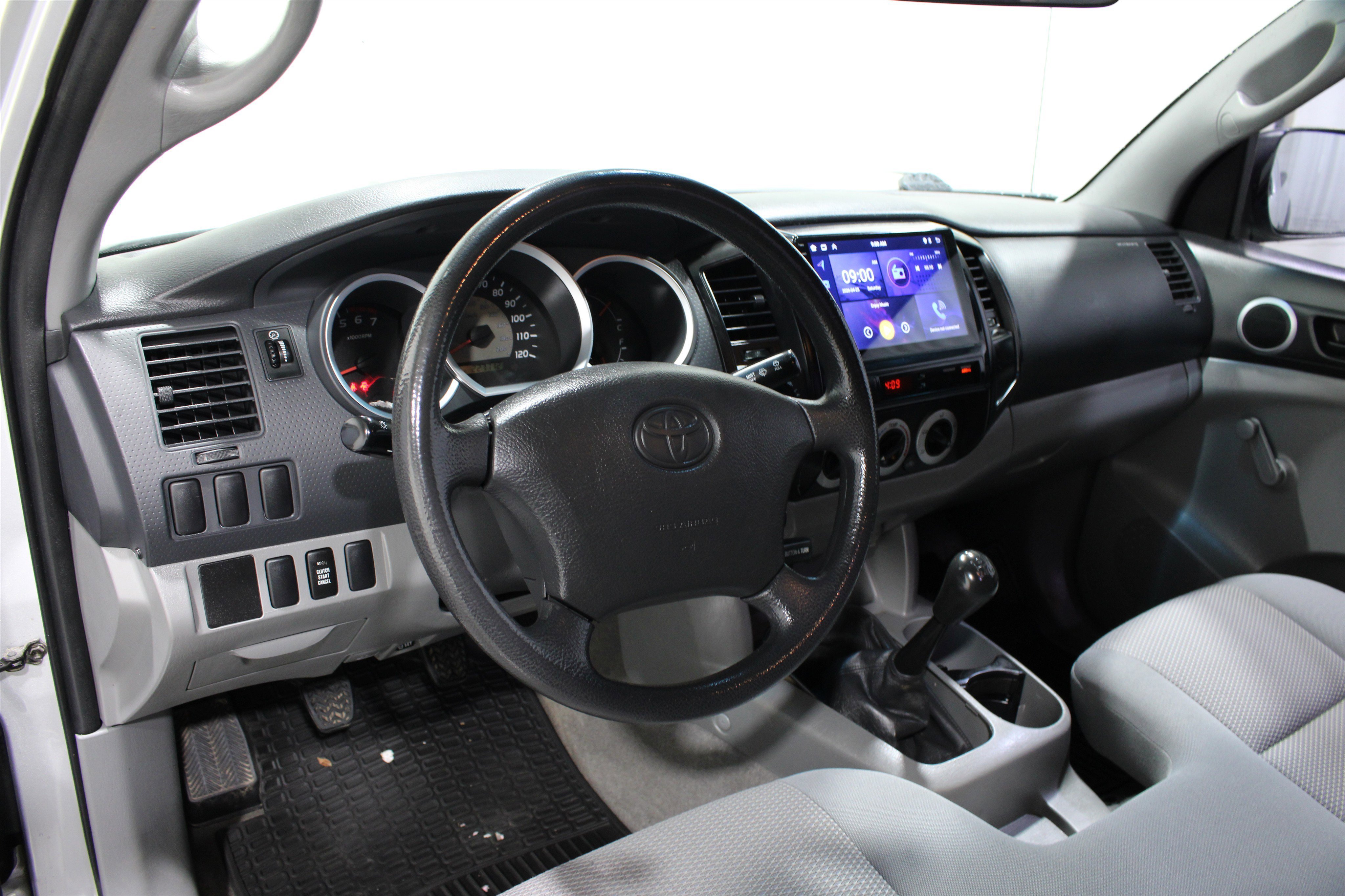 Used 2007  Toyota Base image 2