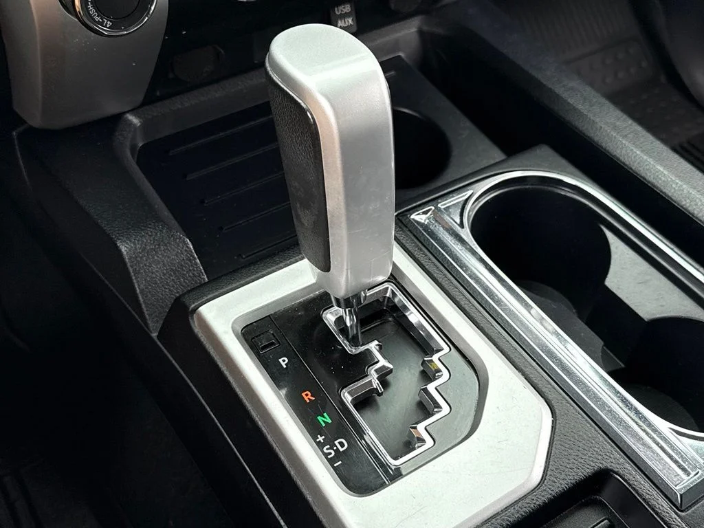 Used 2018 Silver Toyota SR5 image 22