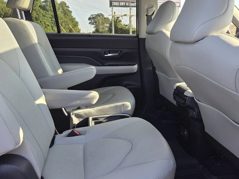Used 2025 Heavy Metal TOYOTA LIMITED image 18