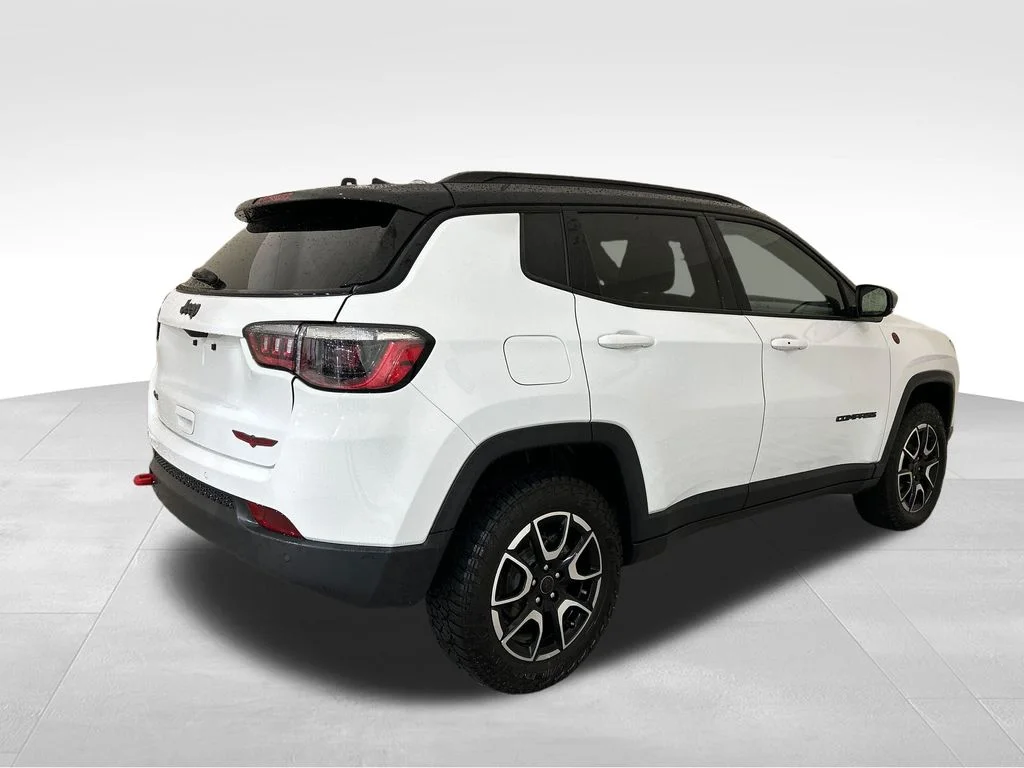 Used 2025 White Jeep Trailhawk image 5