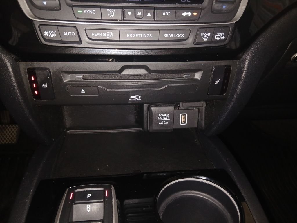 Used 2020 White Honda Touring image 22