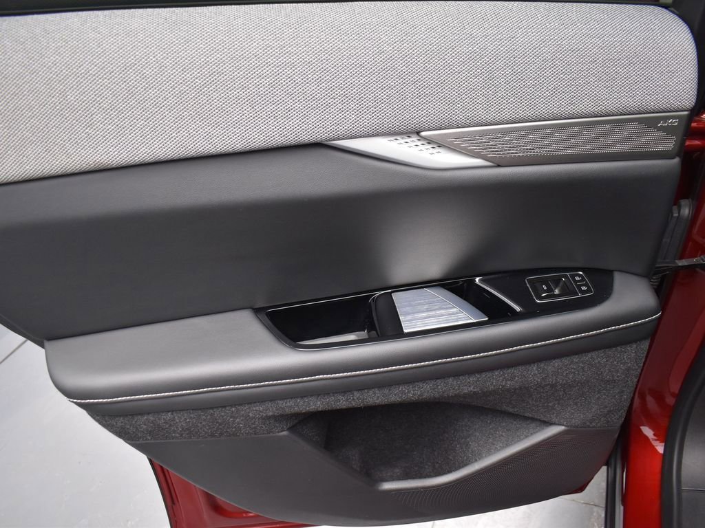 2025 CADILLAC OPTIQ - Image 28