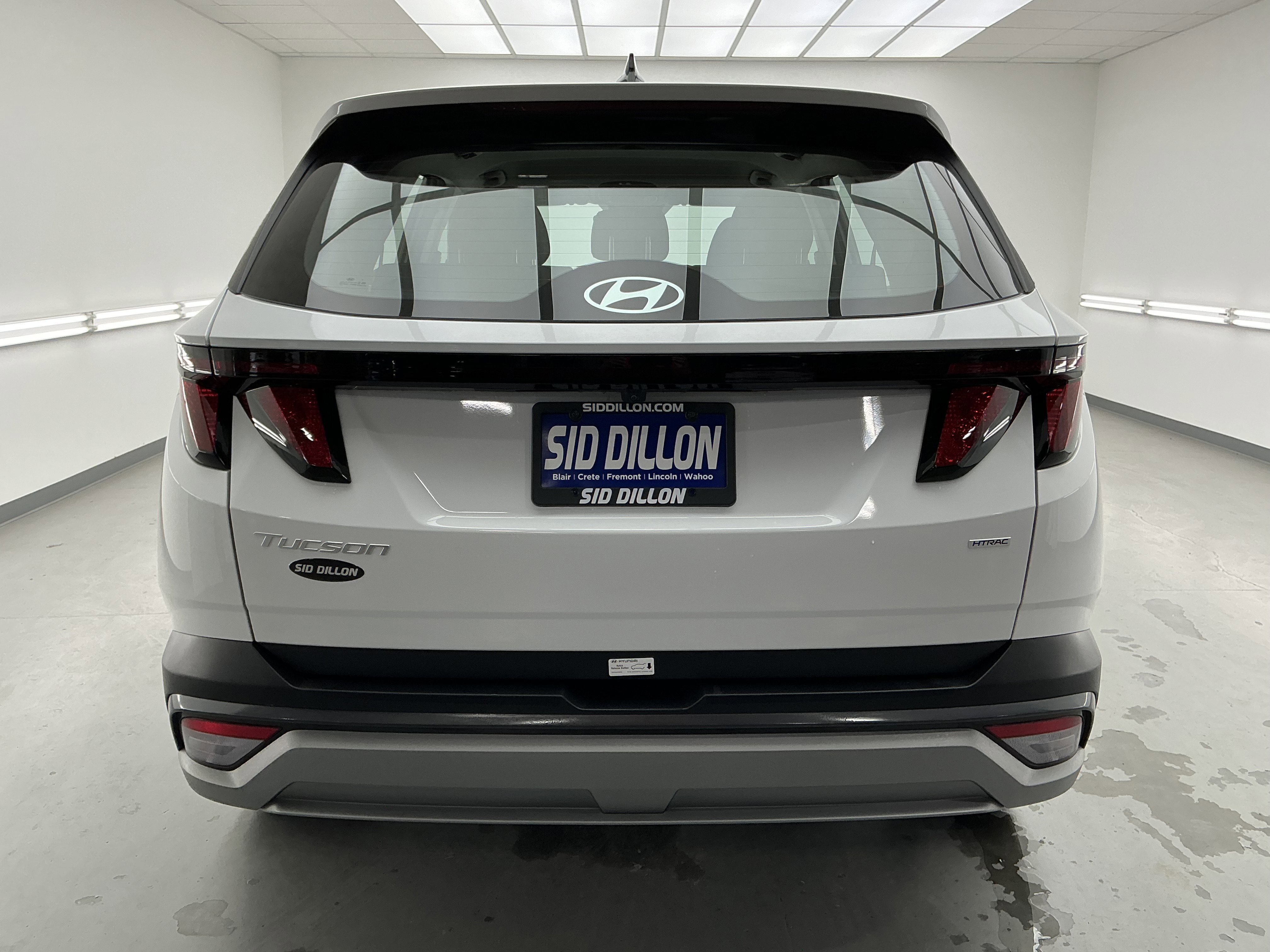 Certified Used 2025 Serenity White Pearl Hyundai SE image 5