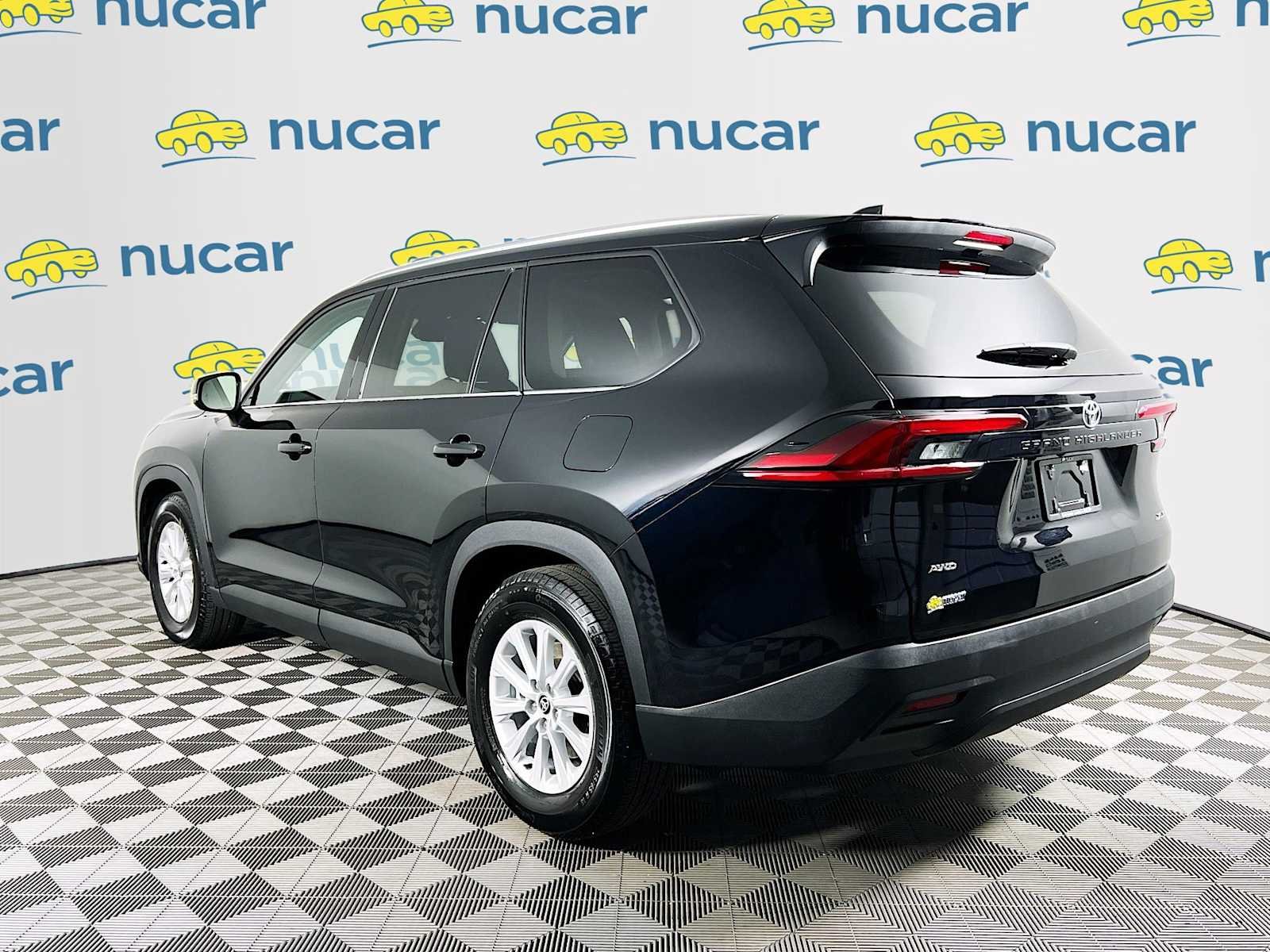 Used 2025 Midnight Black Metallic Toyota XLE image 5