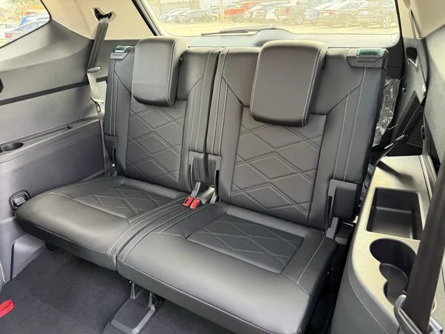 New 2026 White Volkswagen 2.0T SE w/Technology image 19