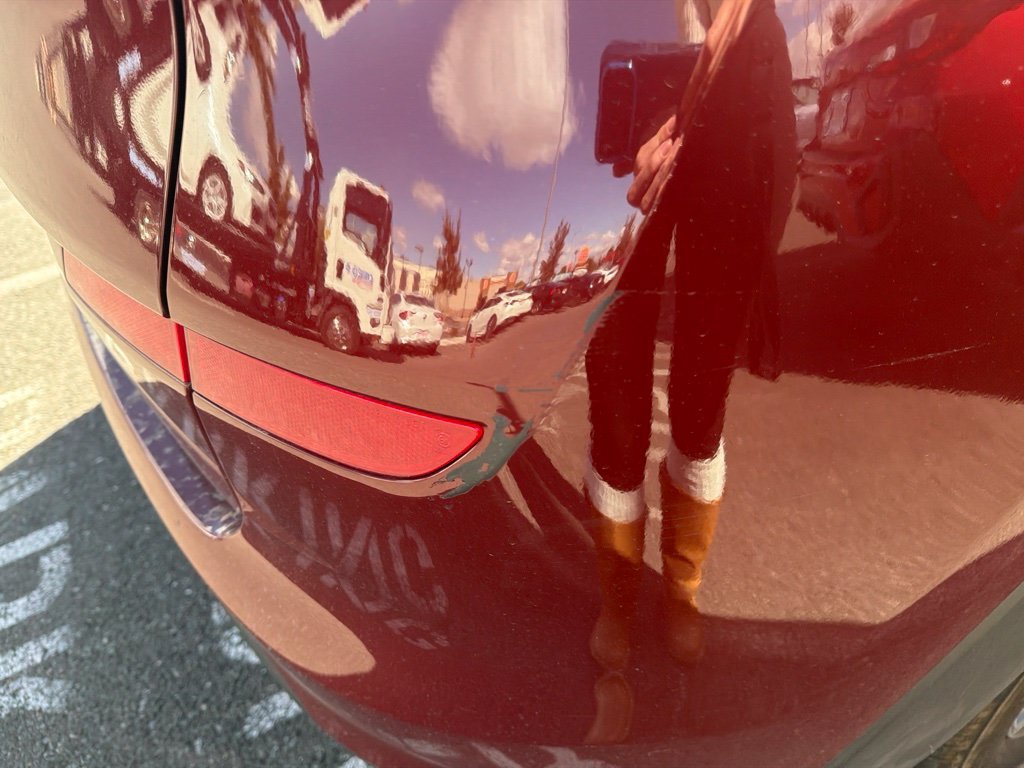 Used 2019 Red Hyundai Ultimate image 17